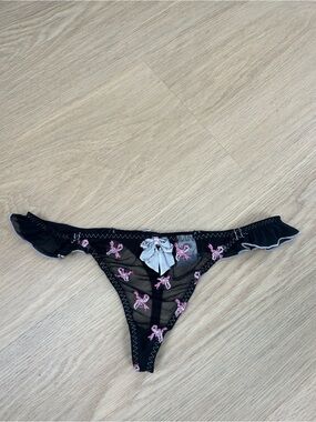 Rendez-Vous'a...Paris Ruffle Thong Panty M